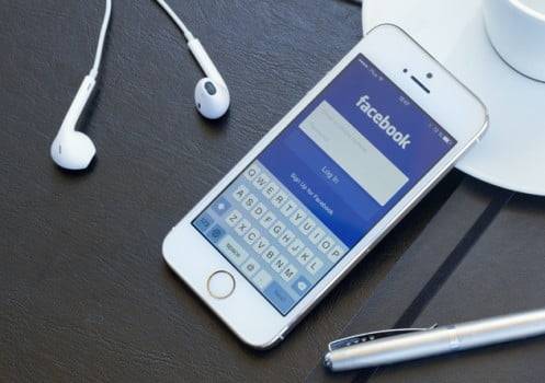facebook-iphone-shutterstock