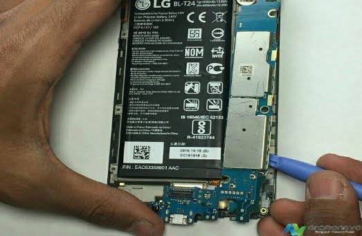 LG X Power montajının sökülmesi 